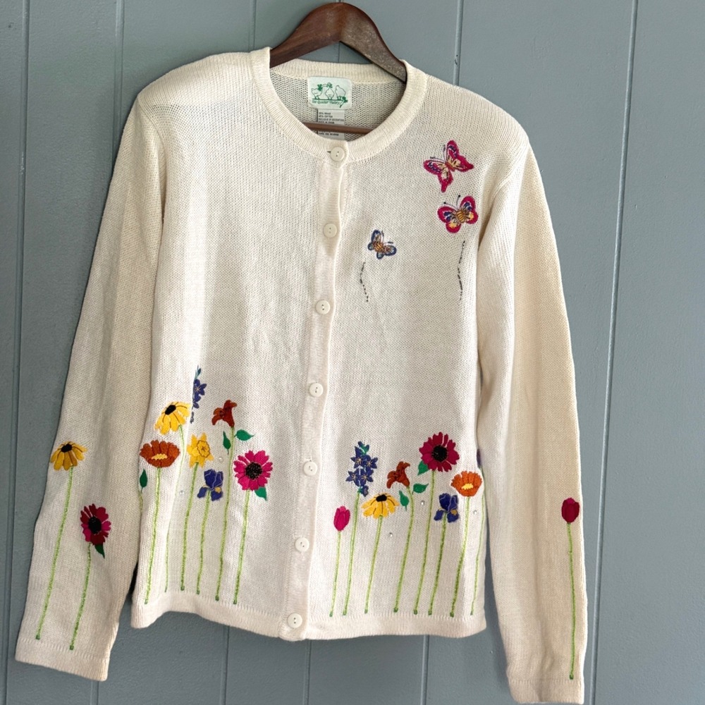 The Quacker Factory Cardigan Sweater M White Garden Floral Whimsical Embroidered